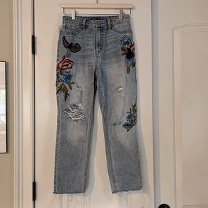 Abercrombie & Fitch embroidered jeans, style: Annie girlfriend, size 25, 0 short